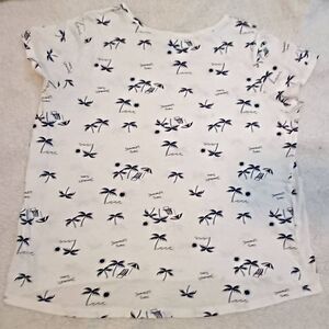 Old Navy Softest tee Size 18 girl
